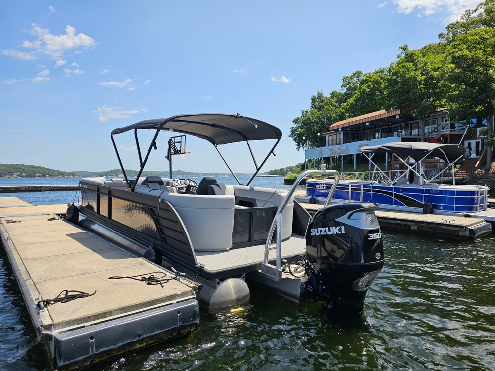 Flagship Tritoon Rental Lake Ozark, MO | Scooters Rental